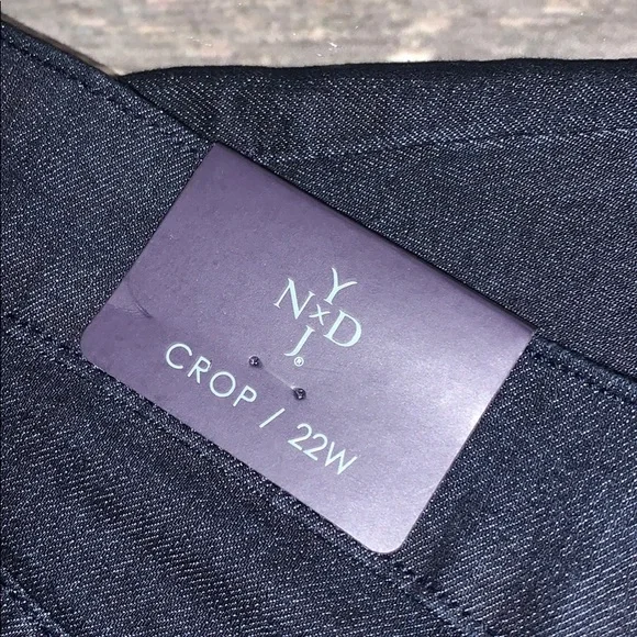 NYDJ Devin Crop Jeans Size 22W NWT - Picture 10 of 11